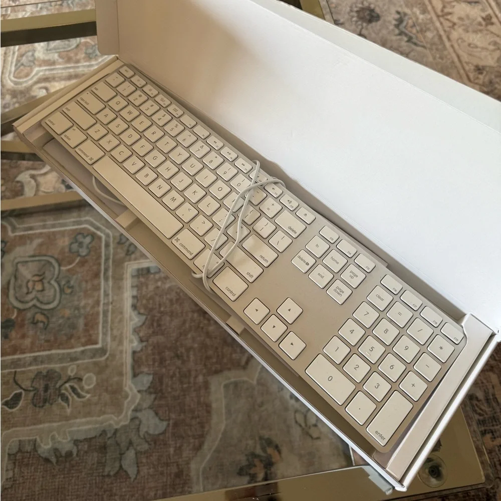 Apple Wired Keyboard